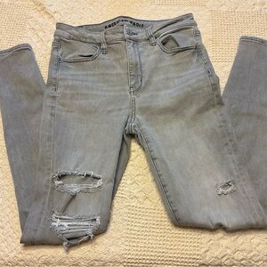 American Eagle Outfitters Women's Light Gray Ripped Skinny Jeans
